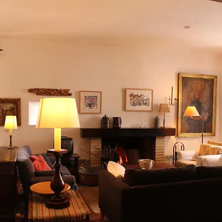 Casa Com Jardim Dentro Da Muralha De Дом отдыха